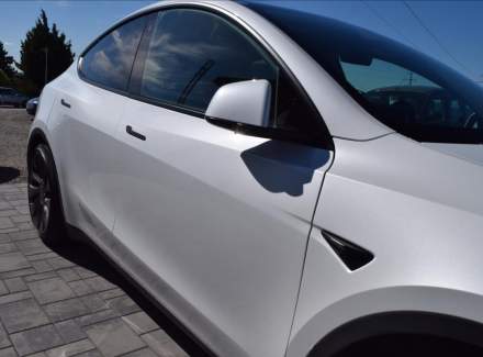 Tesla - Model Y