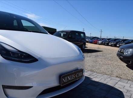 Tesla - Model Y