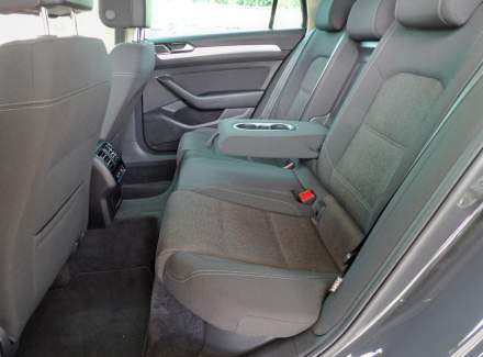 Volkswagen - Passat