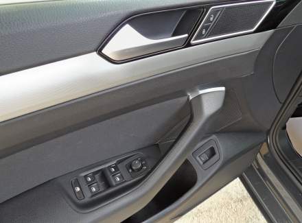 Volkswagen - Passat