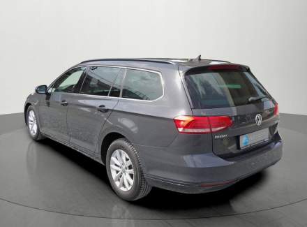 Volkswagen - Passat