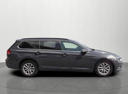 Volkswagen - Passat