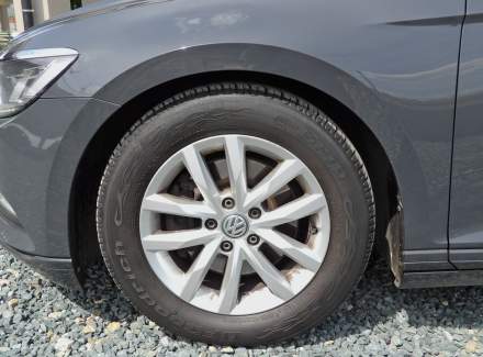 Volkswagen - Passat