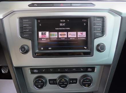 Volkswagen - Passat