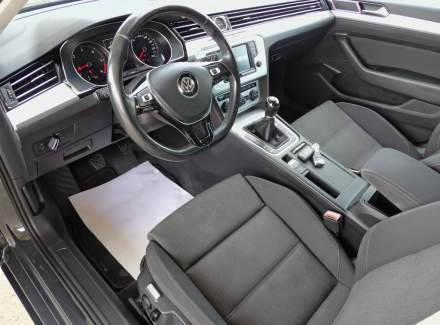 Volkswagen - Passat