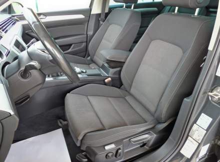 Volkswagen - Passat