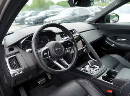Jaguar - F-Pace