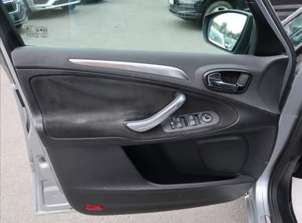 Ford - S-MAX