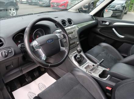 Ford - S-MAX
