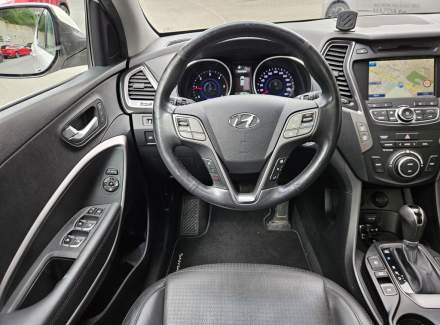 Hyundai - Santa FE