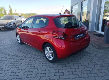 Peugeot - 208