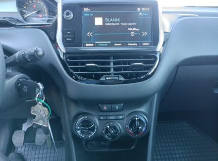 Peugeot - 208