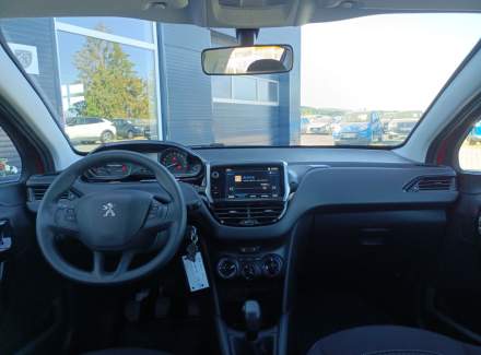 Peugeot - 208