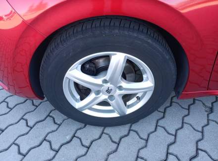Peugeot - 208