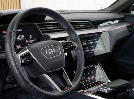 Audi - E-tron