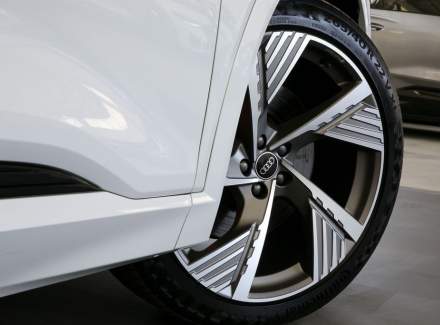 Audi - E-tron