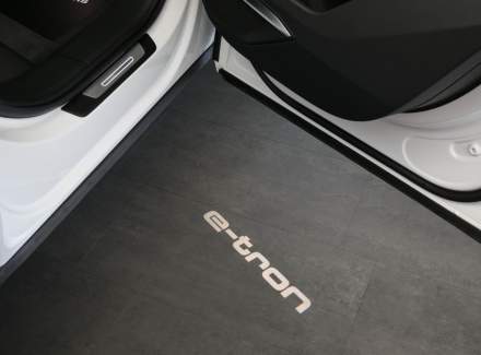 Audi - E-tron