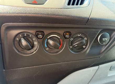 Ford - Transit Custom 2.2 TDCi 92kW L2H1 TOP VÝBAVA