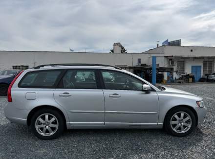 Volvo - V50 2.4 D5 (180 Hp)