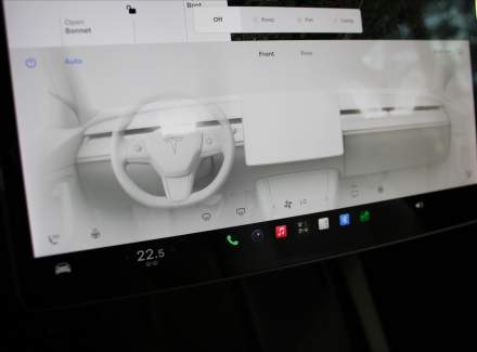 Tesla - Model Y