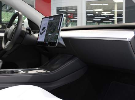 Tesla - Model Y