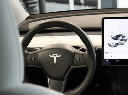 Tesla - Model Y