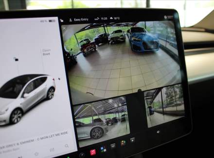 Tesla - Model Y