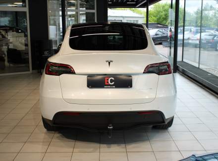 Tesla - Model Y