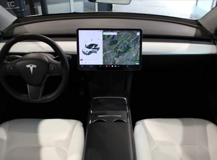 Tesla - Model Y