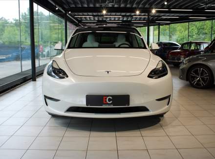 Tesla - Model Y