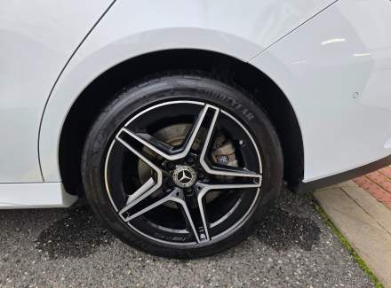 Mercedes-Benz - CLA