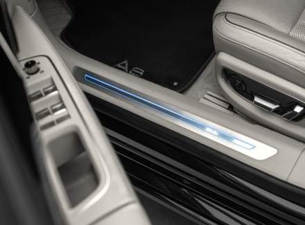 Audi - A8
