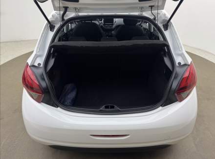 Peugeot - 208