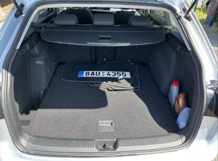 Volkswagen - Golf
