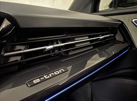 Audi - Q4 e-tron