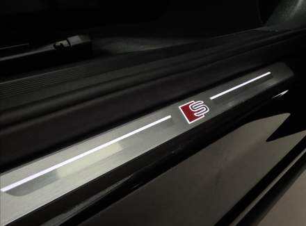 Audi - Q4 e-tron