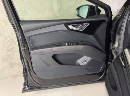 Audi - Q4 e-tron