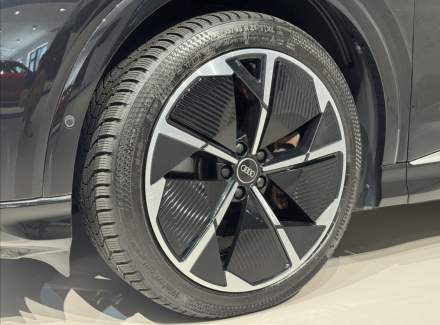 Audi - Q4 e-tron