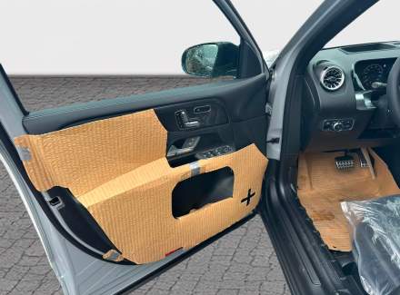 Mercedes-Benz - GLB