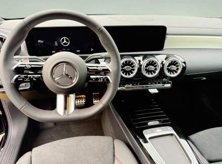 Mercedes-Benz - CLA