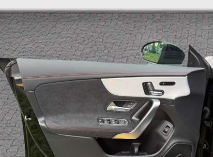 Mercedes-Benz - CLA