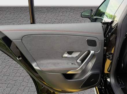 Mercedes-Benz - CLA
