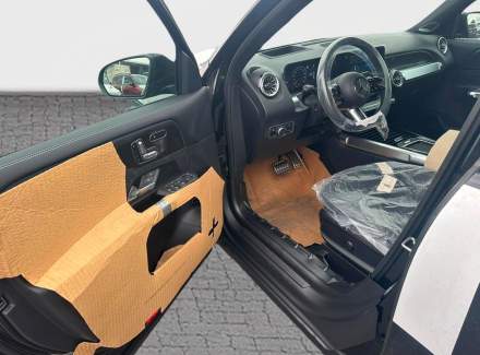 Mercedes-Benz - GLB