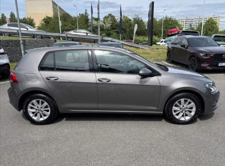 Volkswagen - Golf