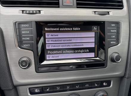 Volkswagen - Golf