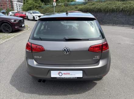 Volkswagen - Golf