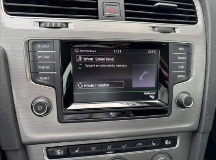 Volkswagen - Golf