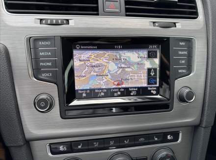 Volkswagen - Golf