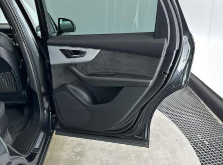 Audi - Q7