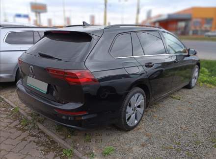 Volkswagen - Golf